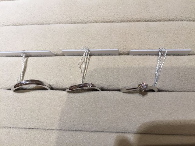 このリングにしました。