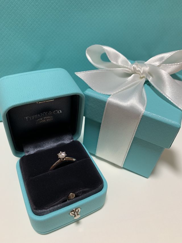 ティファニーのセッティングにしました。