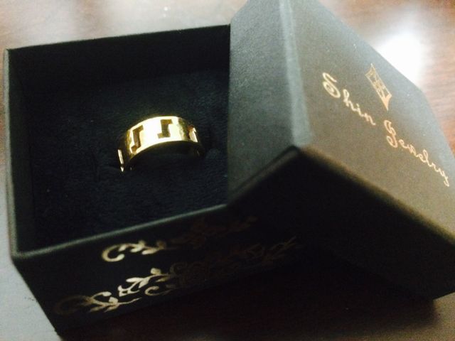 シンプルだけど小洒落た箱に入ってます。