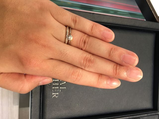 婚約指輪と重ねたイメージが知りたくて重ねました