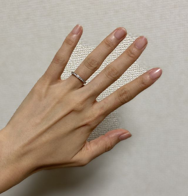 ダイヤ多めのデザインなのでキラキラしてとても綺麗。