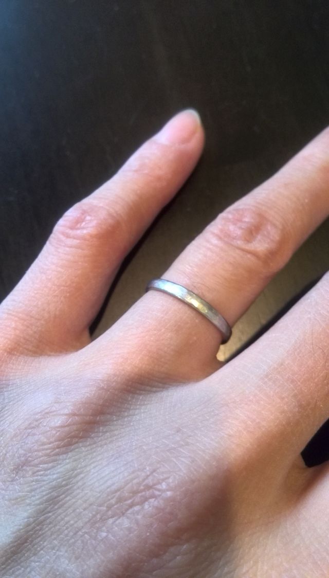 凹凸のあるデザインで、くすみも味があるように感じられます。