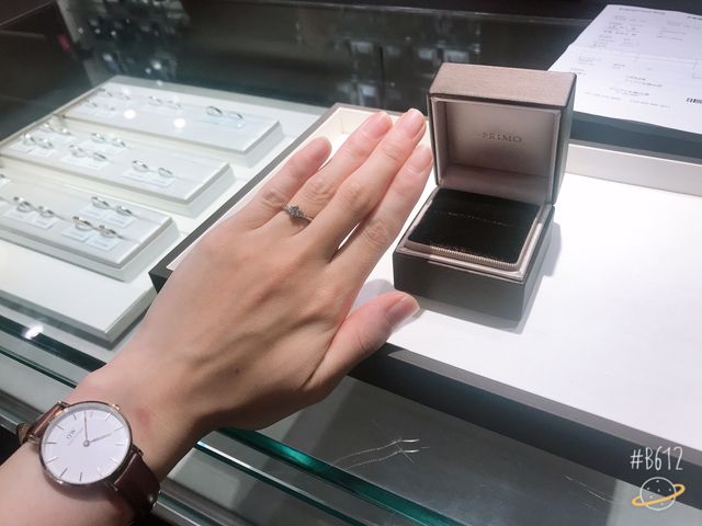 オリオンという婚約指輪にしました。