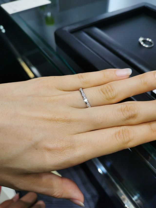 ストレートタイプの指輪