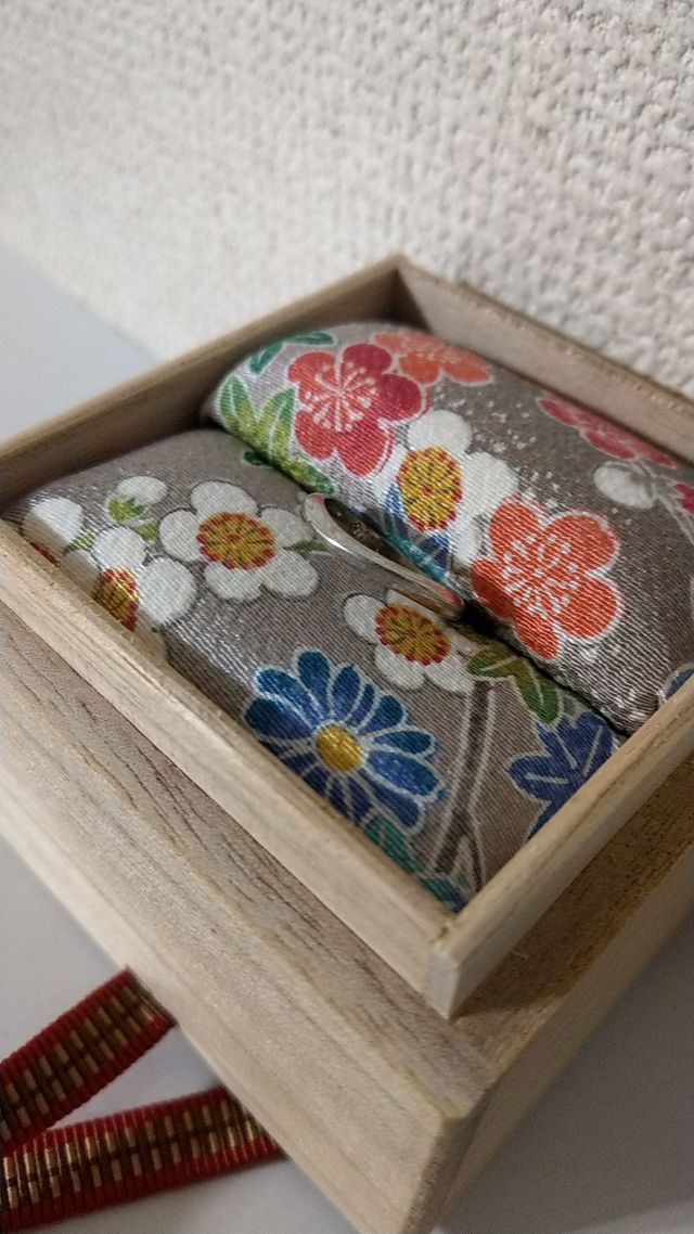 木目金屋でフルオーダーで購入した結婚指輪です。