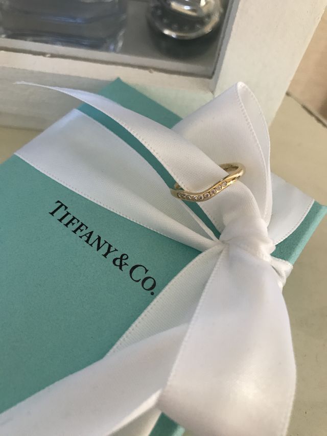 イエローゴールドのダイヤ9粒の指輪