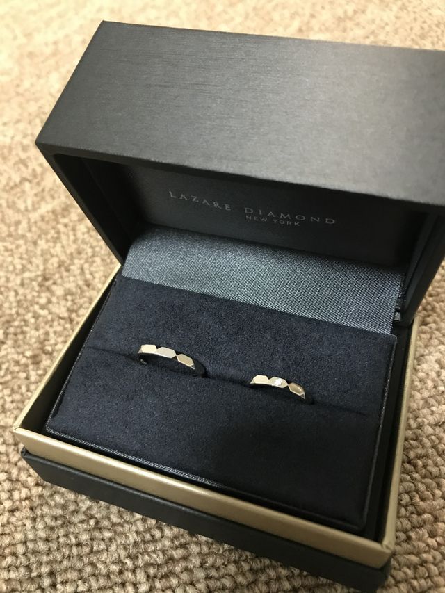 結婚指輪をペアで購入しました。