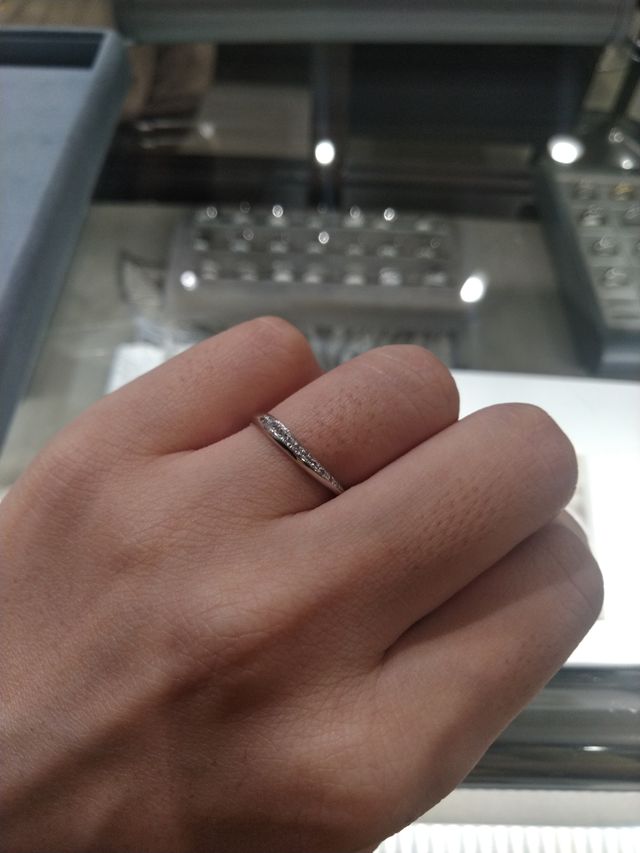 華やかだけど派手すぎないデザインでした。