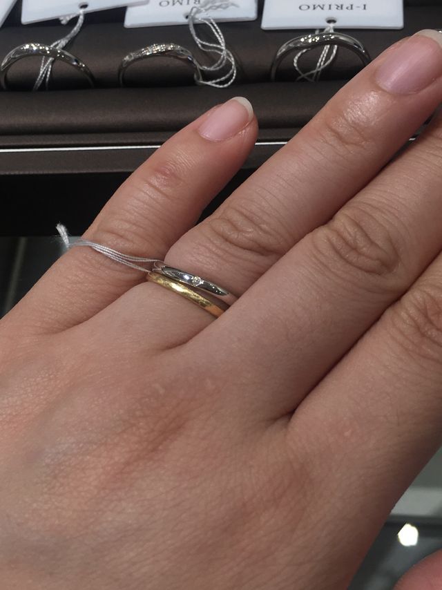 今つけているペアリングとの重ね付け。ウェーブタイプも◎。