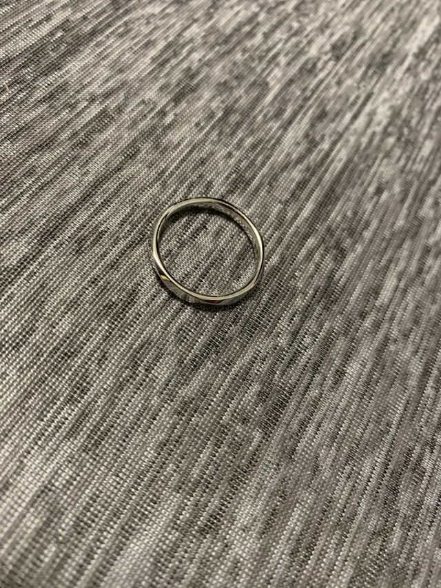 新郎の指輪です。たまらないです。