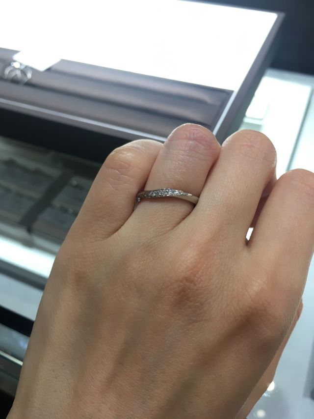 シンプルな結婚指輪です