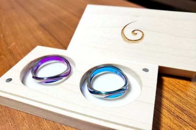 木箱に入って送られてきます♪