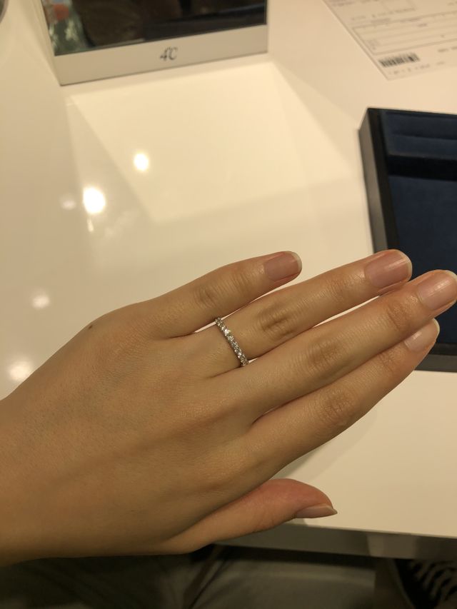 店舗で試着した際の写真です。
