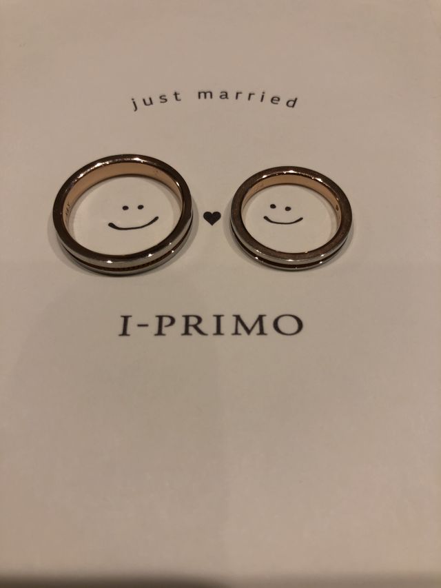 2本のプラチナの間にハートのラインが入っています。