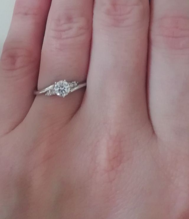 5本爪のデザインが珍しい