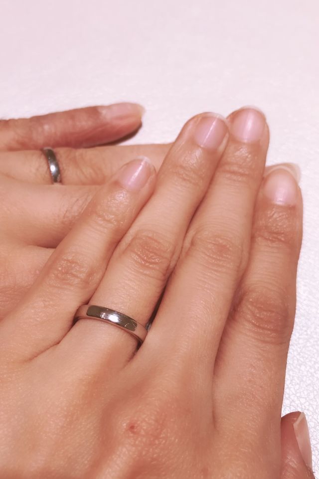 ずっと付けていられるように、シンプルな指輪にしました。