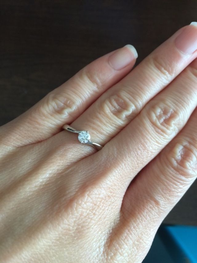婚約指輪です。