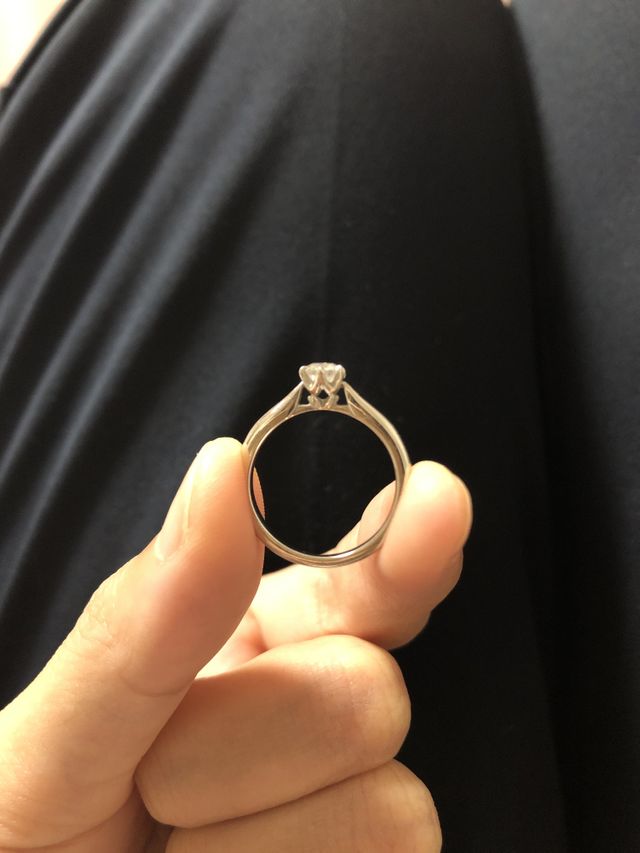 横から見ると、お花の形で可愛いです。