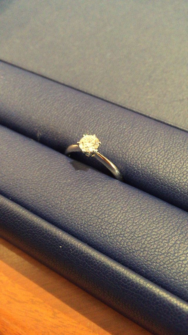 店頭で完成品を受け取る際の写真です。