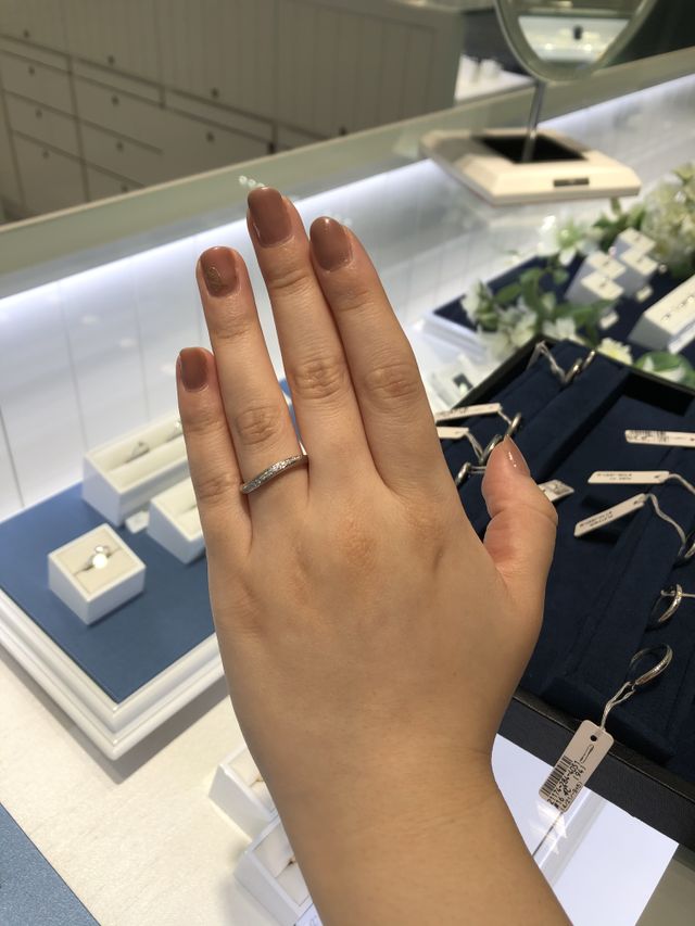 ストレートではなく、滑らかなカーブデザインに惹かれました！