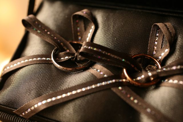 挙式の際、リングピローに結んだ結婚指輪。