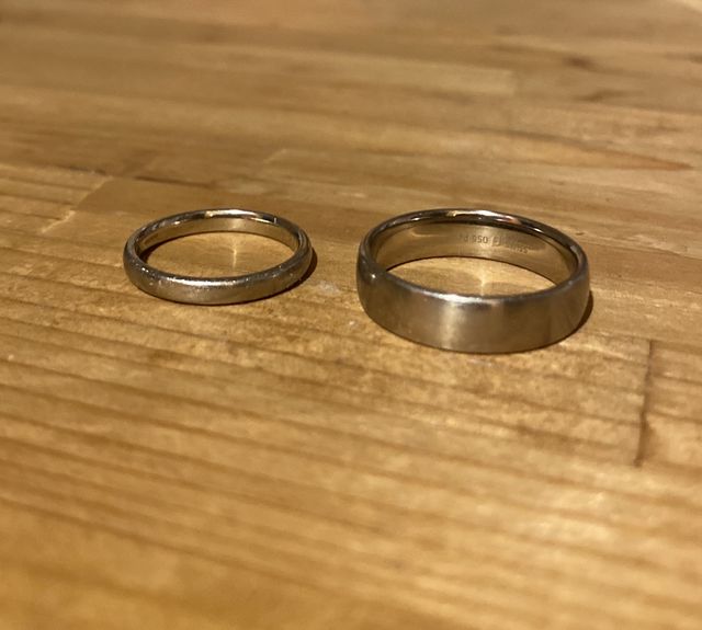 どシンプルが好き、でも素材にはこだわった結婚指輪です(^^)