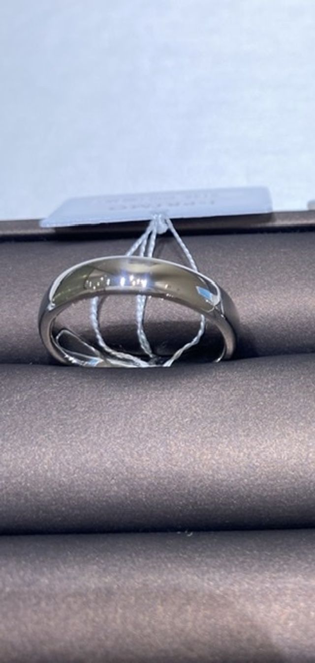 男性用指輪です