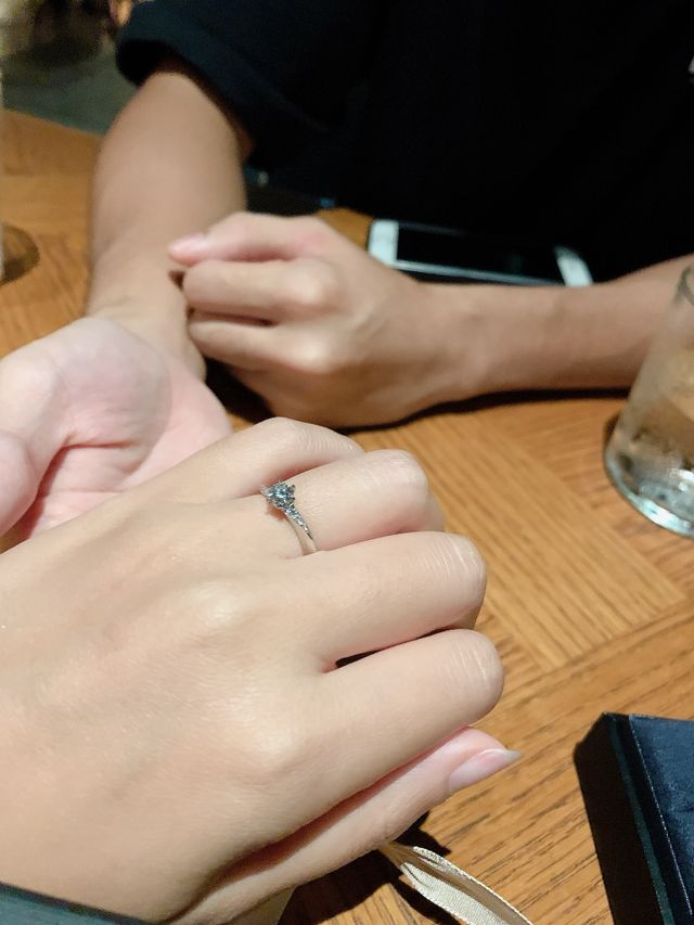 受け取りに行き、一緒に開封した時の写真です。