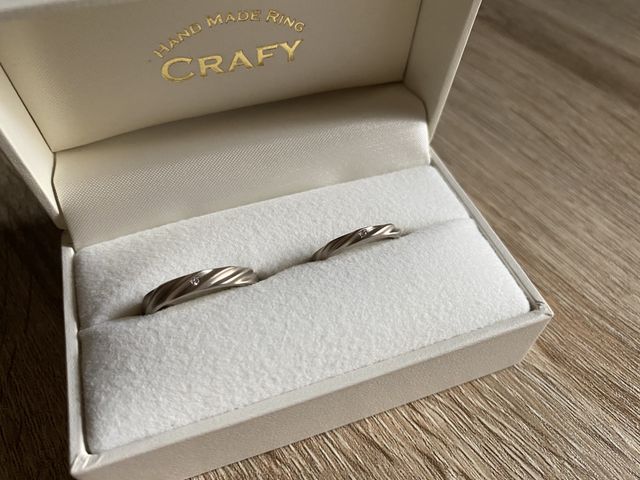 ホワイトゴールド
ホーニング加工
双子ダイヤ