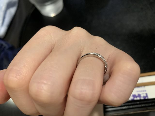 正面の人が見るとこんな感じです！キラキラが上品。