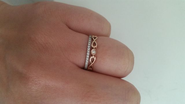 プラチナダイヤモンドとピンクゴールドのリングです。