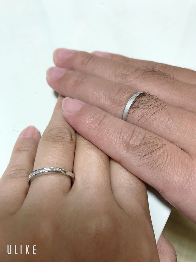 ダイヤモンドがキラキラしてて上品でとてもお気に入りです！