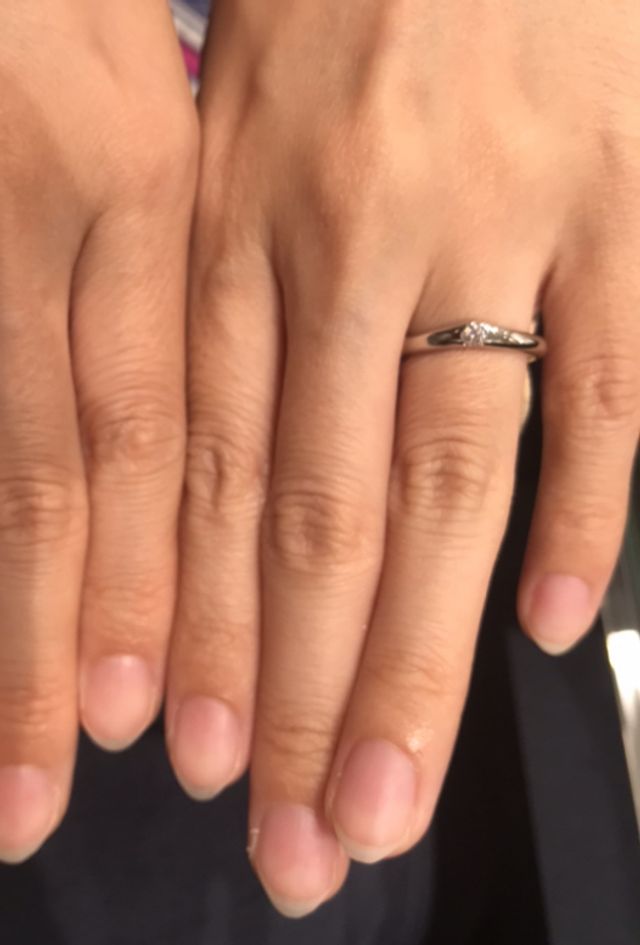 Vで指が綺麗に見えて、素敵でした。