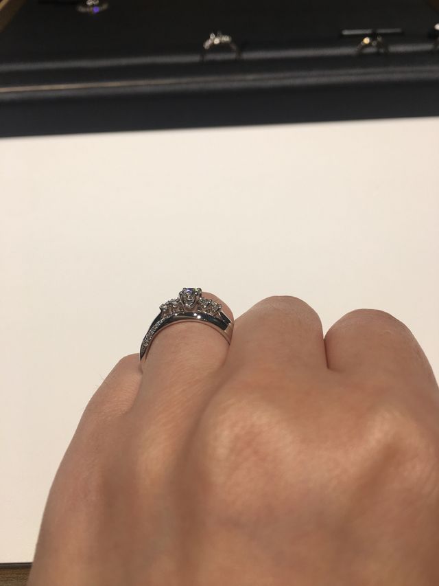 店舗で手前から見た写真です