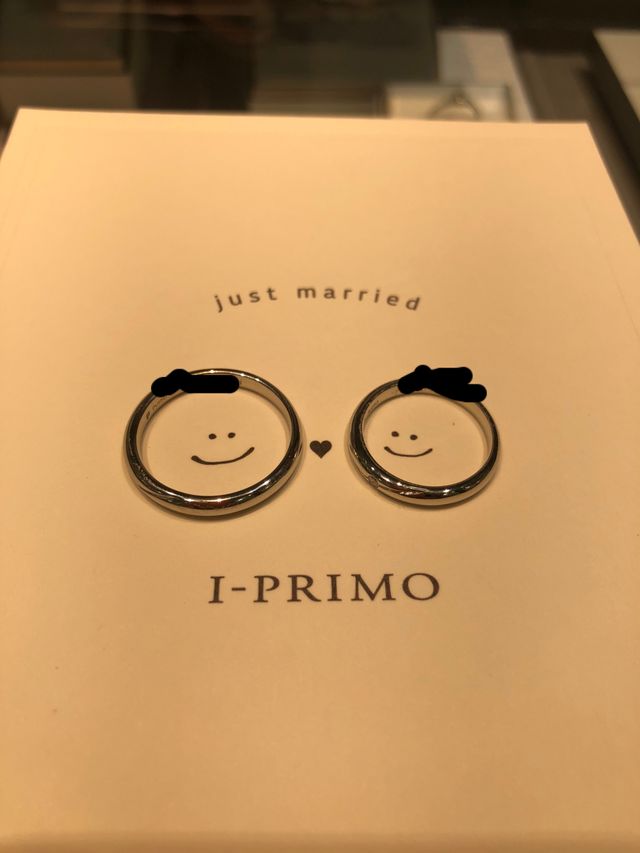 ペアで購入しました。ストーンが一つ入っているものにしました。