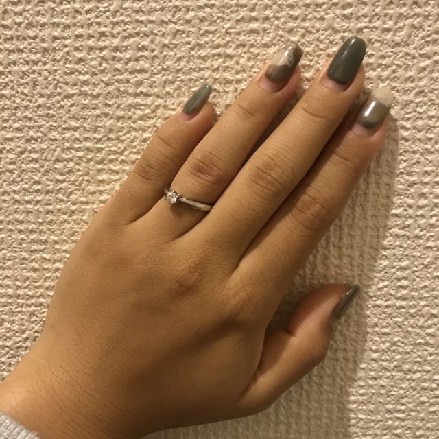 シンプルに大きすぎないダイヤモンドが1粒。