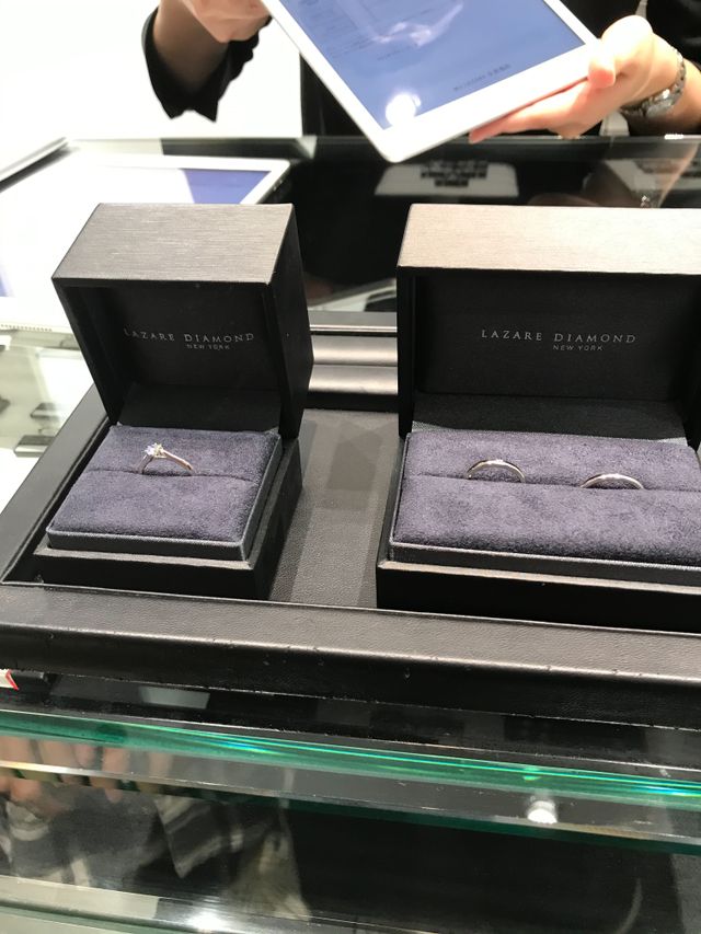 エンゲージはVVS2 F 0.33ctです。