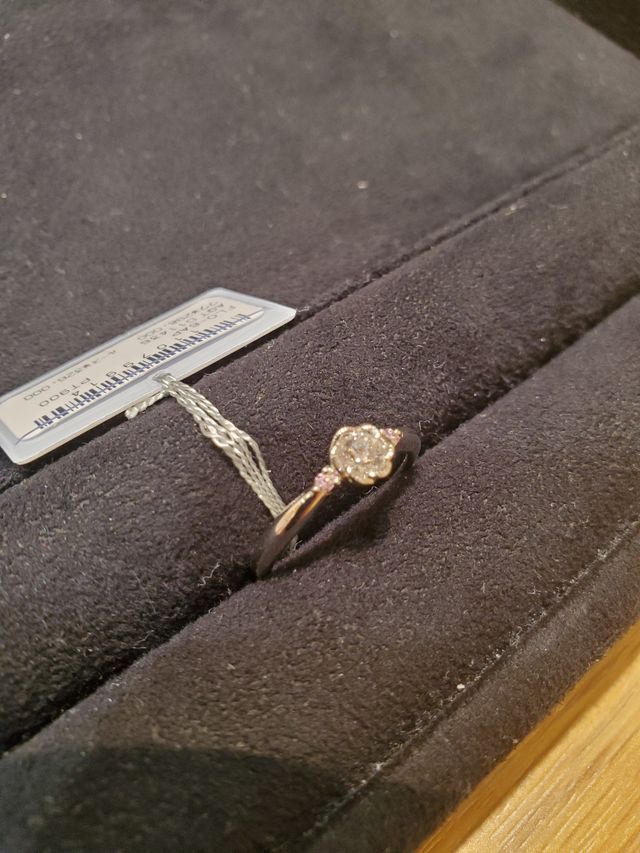 花の形がとても可愛いです！