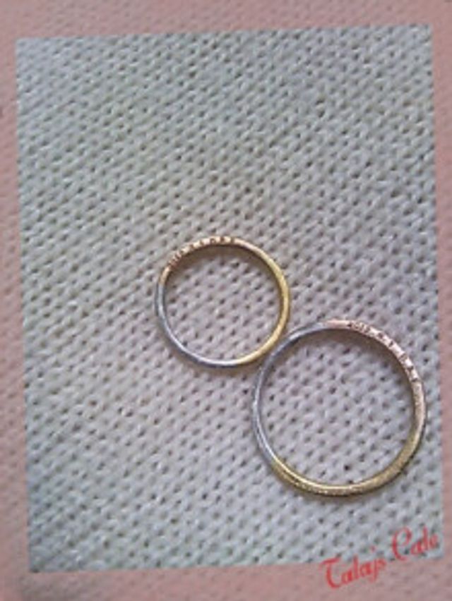 プラチナ、ピンクゴールド、ゴールドの組合せリングです。