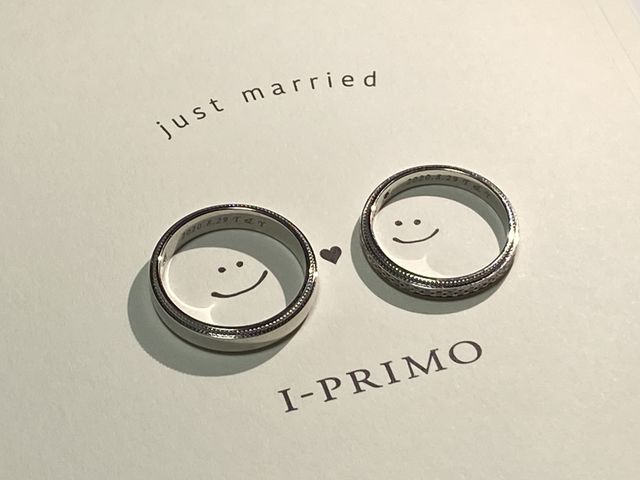 指輪をアイプリモさんから頂いた可愛い紙に載せて撮りました