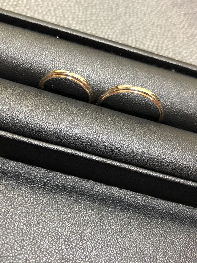 ゴールドとプラチナの2種類の色の組み合わせが気に入りました！