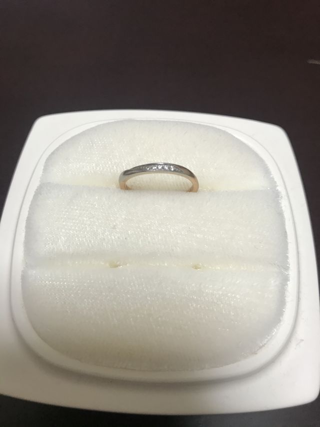 後ろ側がピンクゴールドなのがお気に入りです。