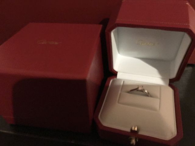 指輪と箱になります。