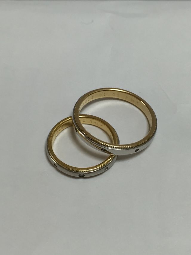 ダイヤを並べており、私のは中央だけ少し大きめにしています。