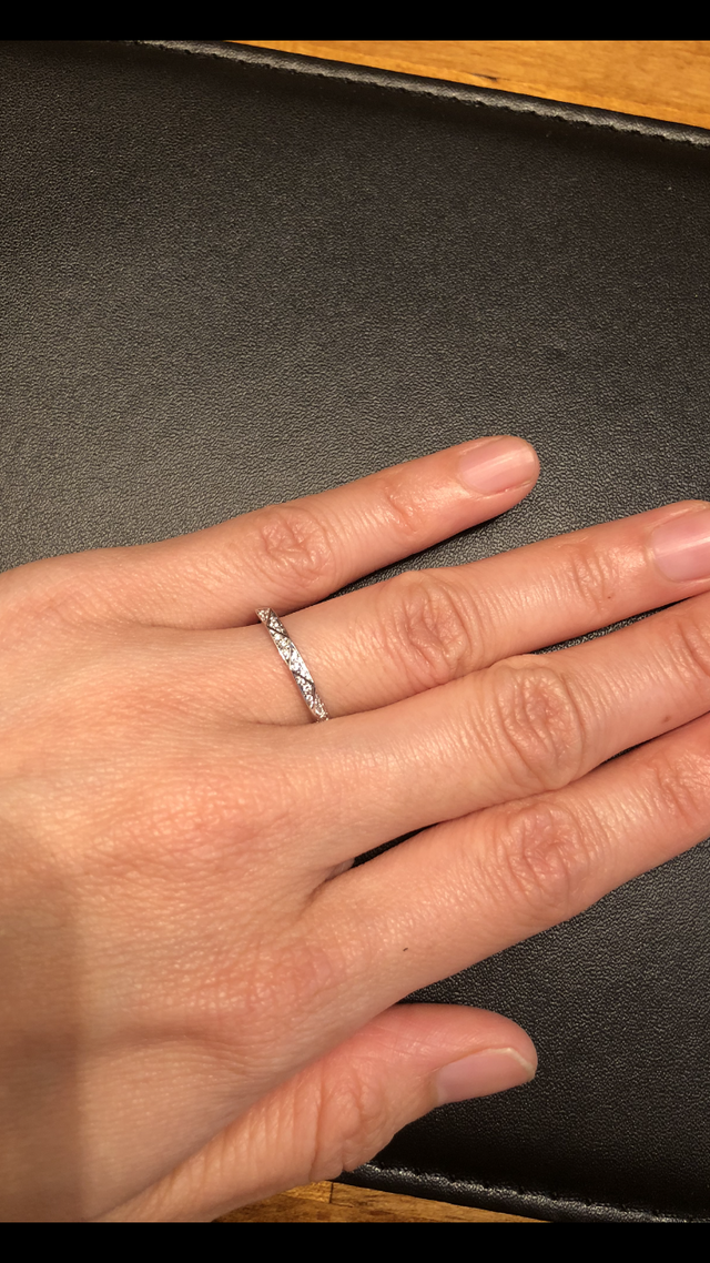 フルダイヤなので、サイズ調整はできませんでした。