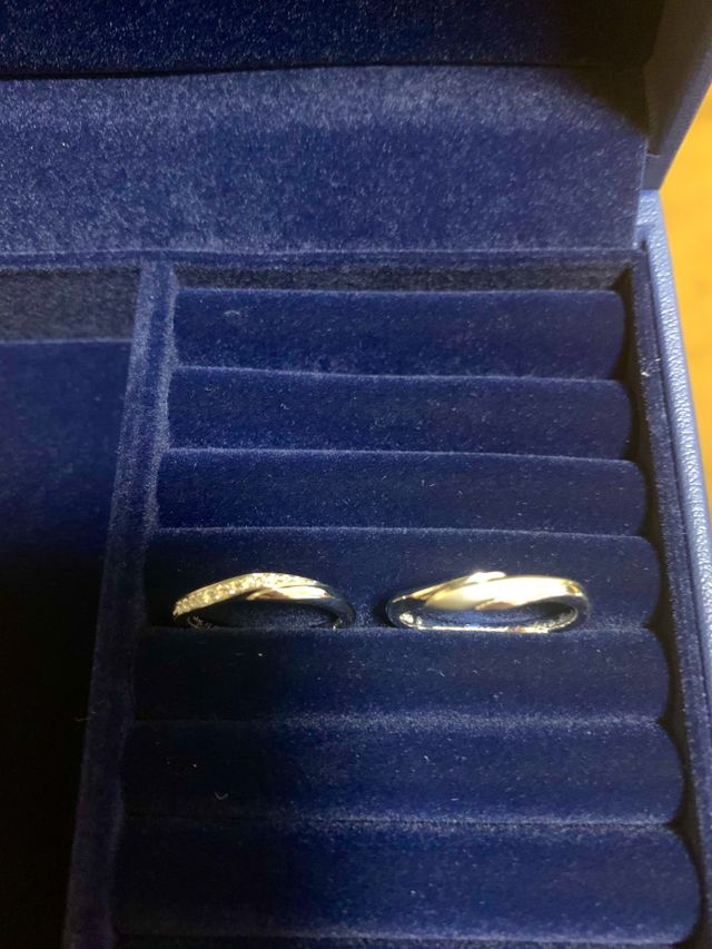 女性(左) スターリー
男性(右) イーノ