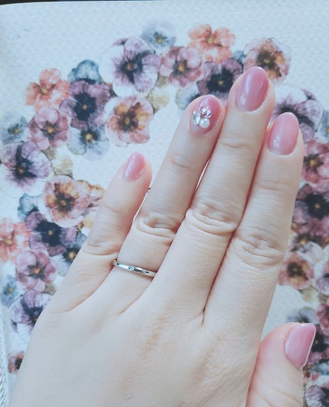 ツヤ有りと無しが選べます。写真はツヤ有りです。