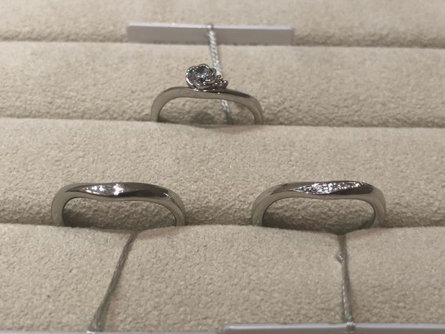 セットでつけてもしっくりくる形なので満足です！