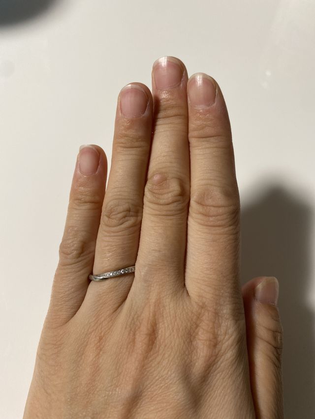 ダイヤモンドが内側にある事で、自分からはキラキラ感が見えます