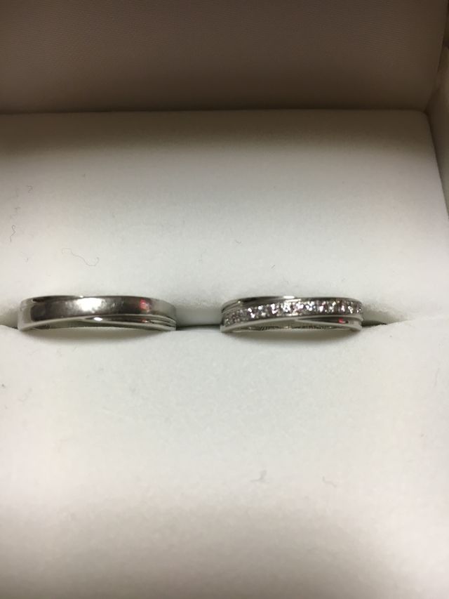 男性用は石は付いてなく、つや消し処理がしてあります